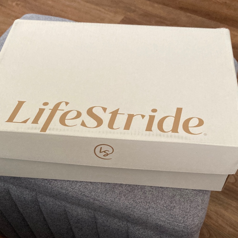Life Stride Black Espadrille Wedges New in Box - Picture 10 of 10
